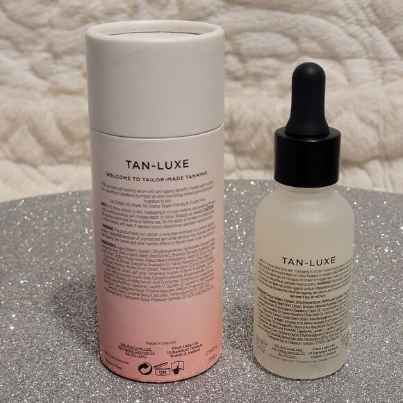 Tan-Luxe Super Glow Hyaluronic Self Tan Serum for a Gradual Tan Face Neck New - Picture 5 of 12